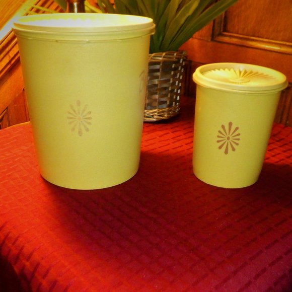 SET of (2) Tupperware *** CANISTERS *** - Picture 1 of 3